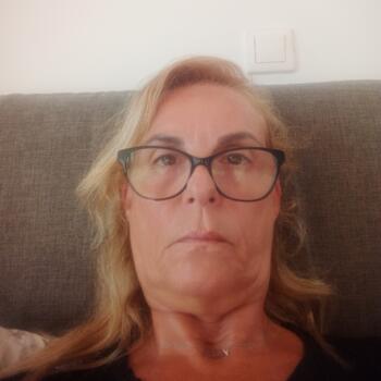 Baby-sitter in Keratsíni: Κωνσταντινα