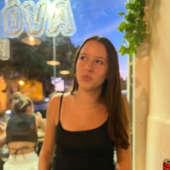 Babysitter em São Domingos de Rana: Amelie