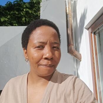 Babysitter in Cape Town: Buyiselwa
