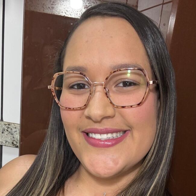 Babysitter in Uberlândia: Tamires