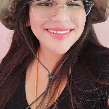 Niñera en Jacobo Hunter: Dina Gabriela