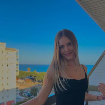 Babysitter in Villefontaine: Manon