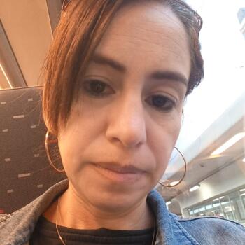 Babysitter in Sint-Joost-ten-Node: Lourdes Carolina