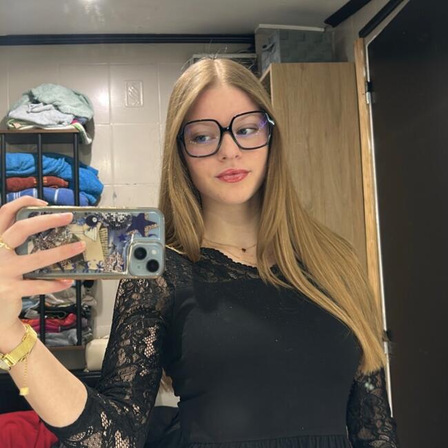 Babysitter in Vieux-Condé: Erin