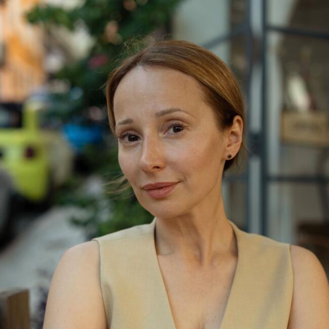 Babysitter in Lisbon: Alina