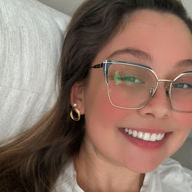 Babysitter in São José dos Campos: Laura