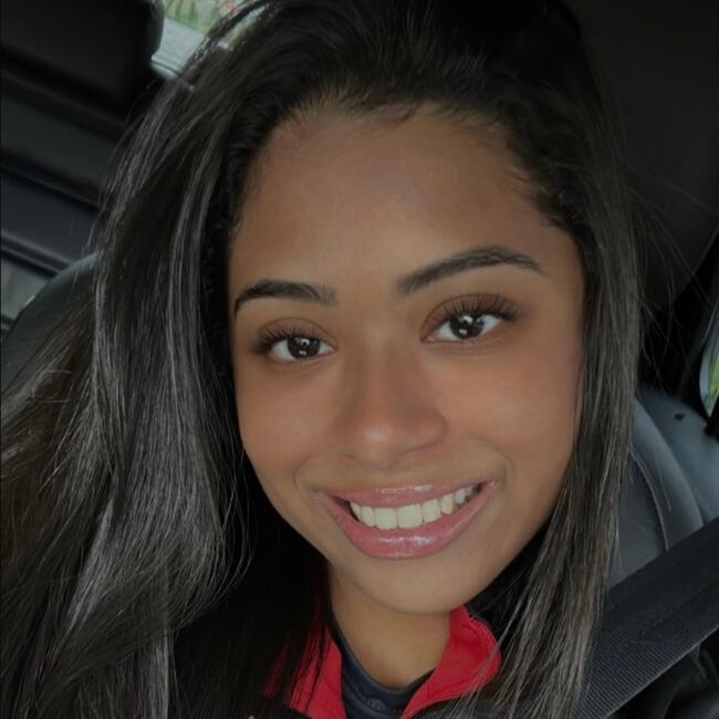 Babysitter in Curitiba: Kauane Gabriele Batista Lopes