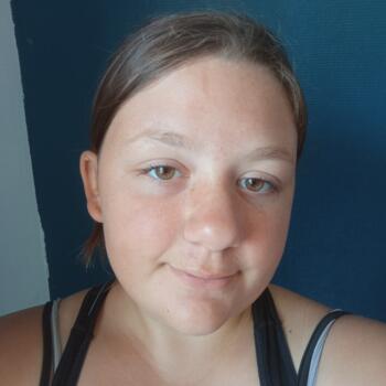 Babysitter in Gensac-la-Pallue: Lara