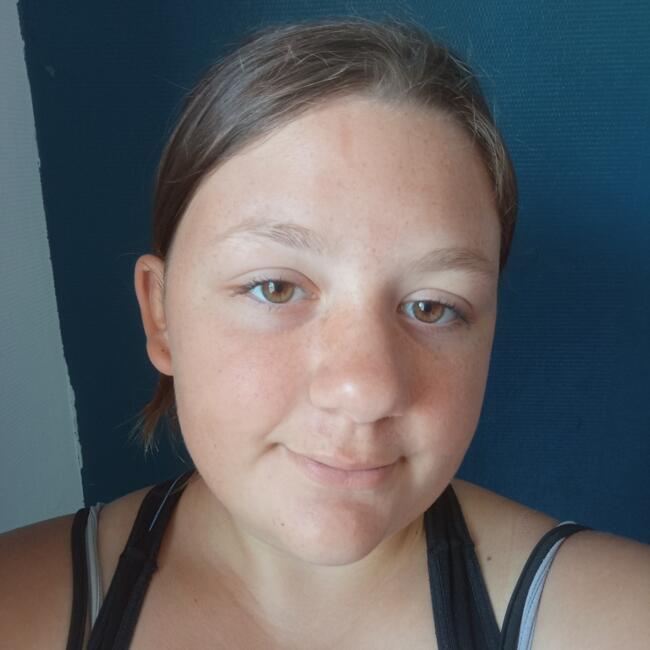 Babysitter in Gensac-la-Pallue: Lara