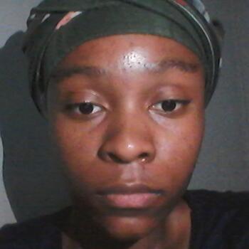 Babysitter in Benoni: Esther