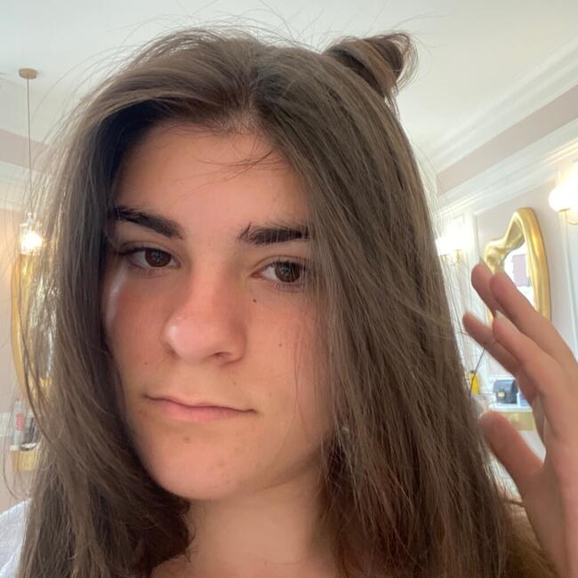 Babysitter in Menton: Juliette