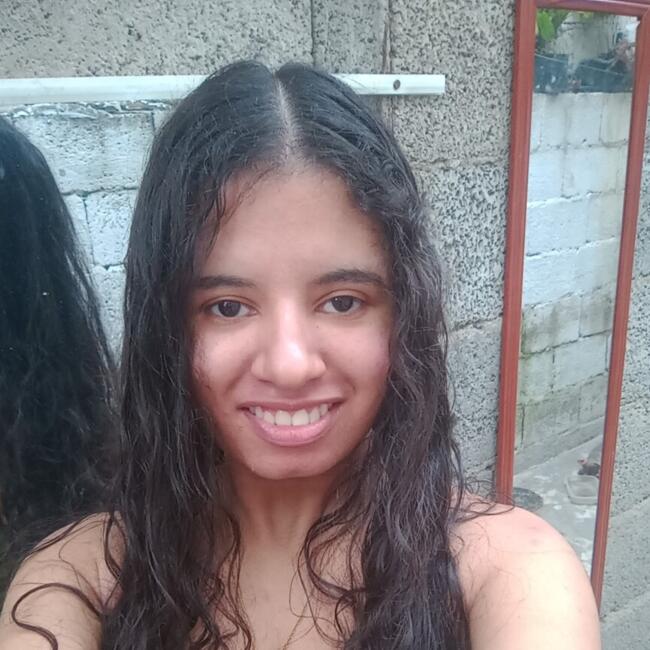 Babysitter in Praia Grande: Vanessa