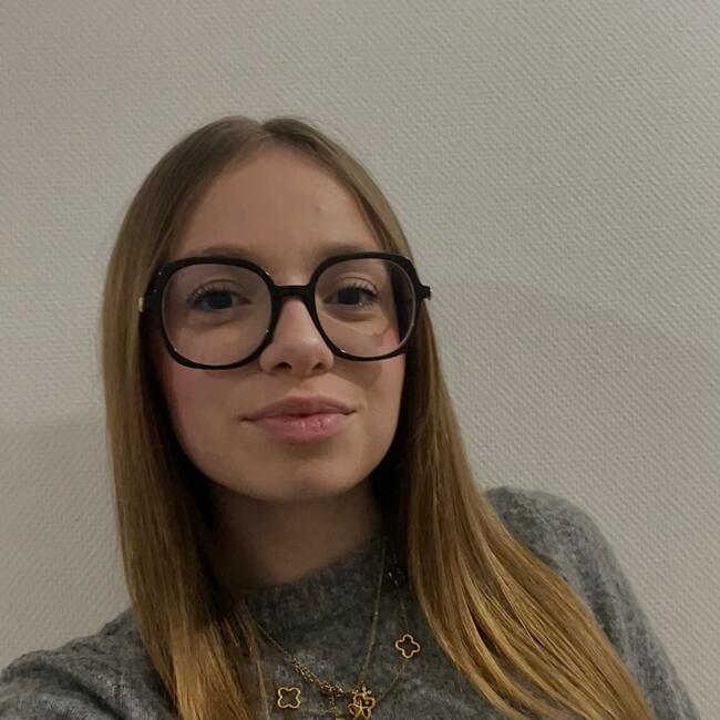 Babysitter in Besançon: Lea
