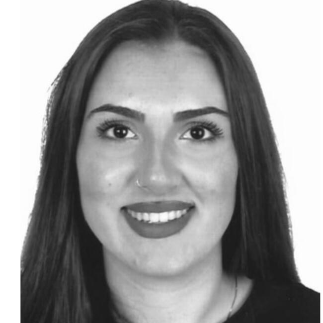 Babysitter in Cuenca: Irene