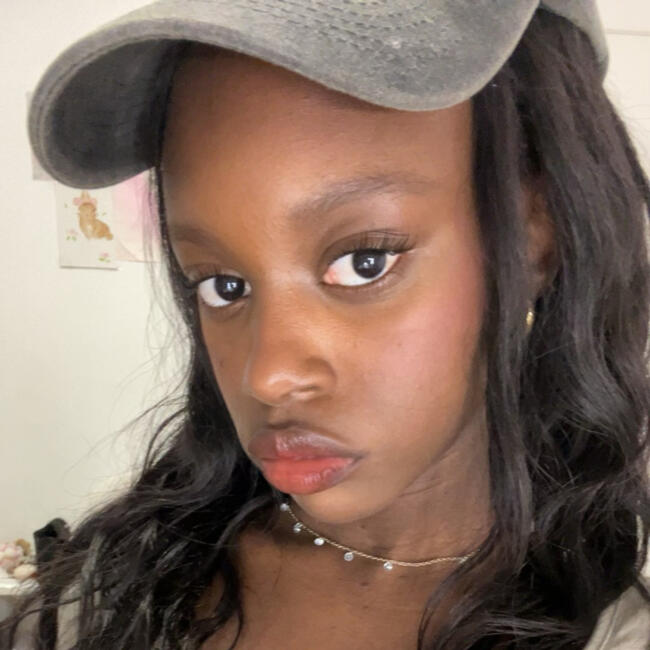 Babysitter in Longueuil: Holy Allegra Ronnia