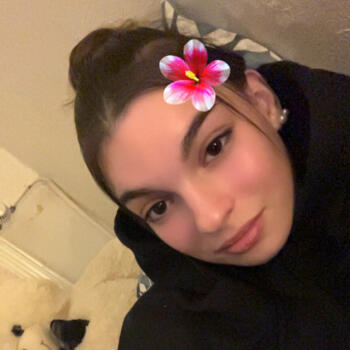 Babysitter in Vaux-le-Pénil: Alexia