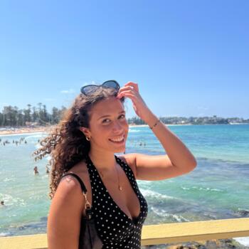 Babysitter in Sydney: Ella