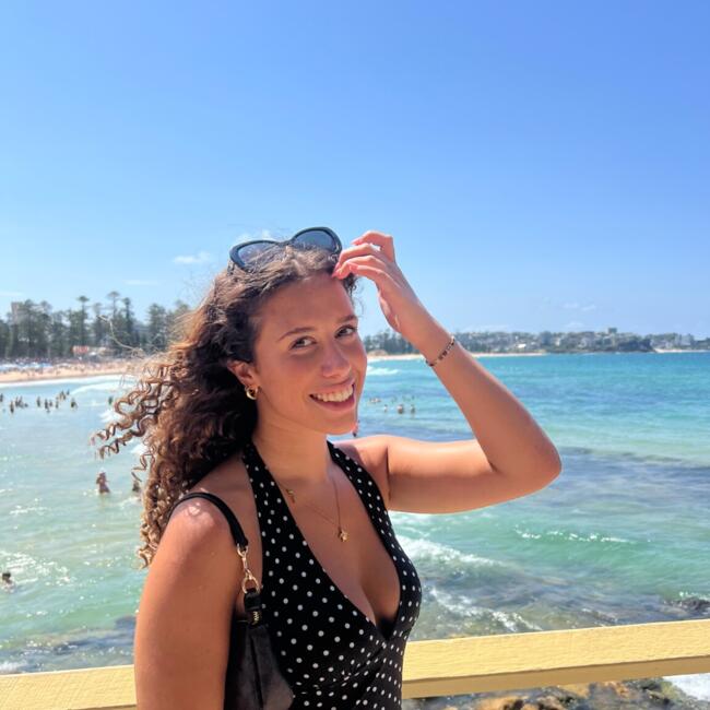 Babysitter in Sydney: Ella