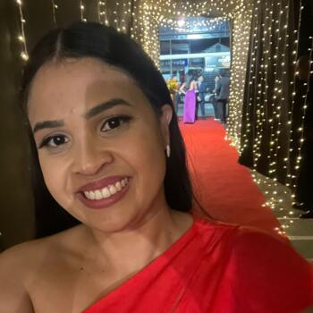 Babysitter in Curvelo: Joyce Lara