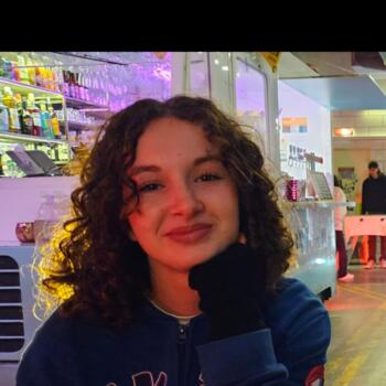 Babysitter in Hiis: Yalis