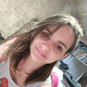Babysitter in Baudrières: Selenya