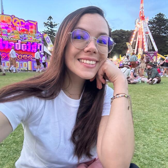 Babysitter in Sydney: Angie