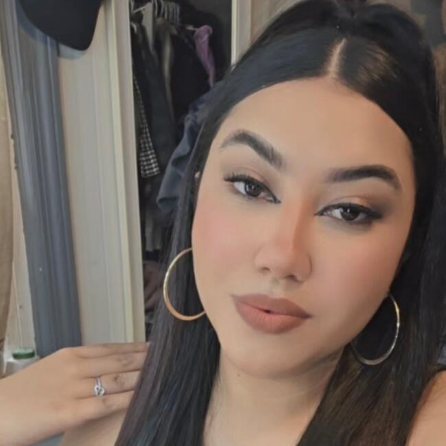 Babysitter in Bay Shore: Leybi