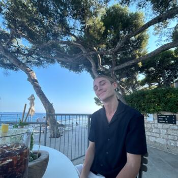 Babysitter in Biot: Louis