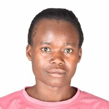 مربية أطفال في دبي: Lucy Daniel