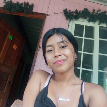 Babysitter Capira: Katia