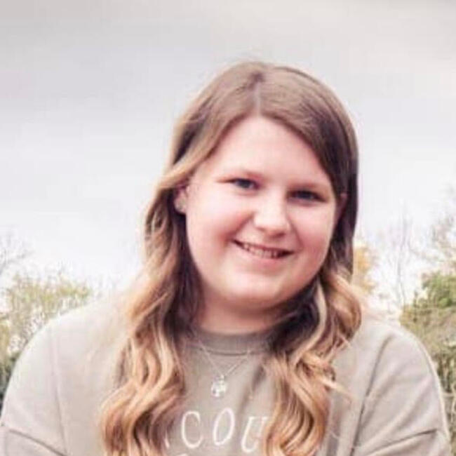 Babysitter in Fleet: Maddie