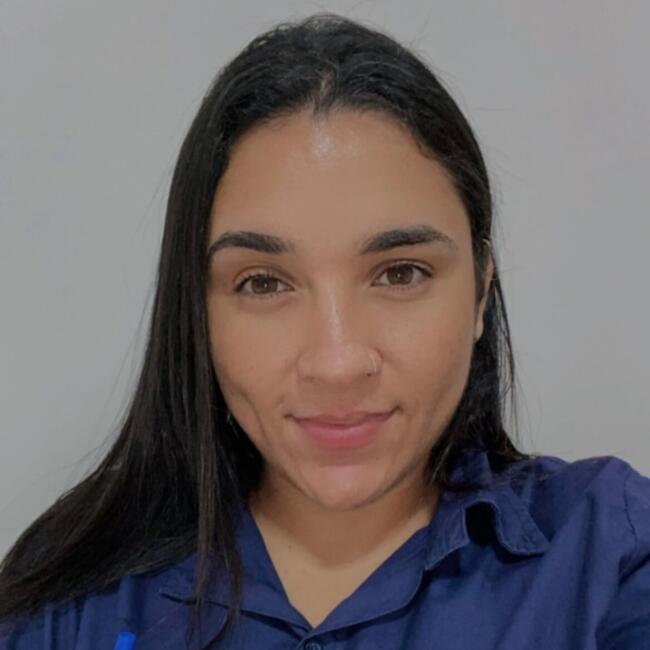 Emprego de babá em Primavera do Leste: Stefany