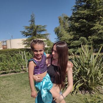 Babysitter in San Rafael: Valentina