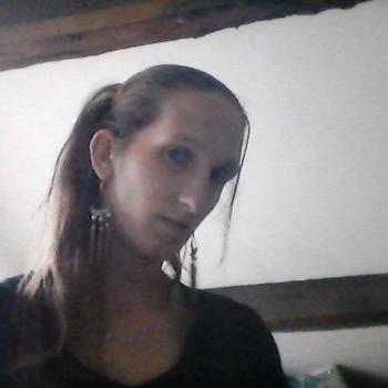 Babysitter in Clermont-Ferrand: Jenny