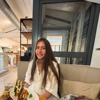 Babysitter in Achicourt: Eva