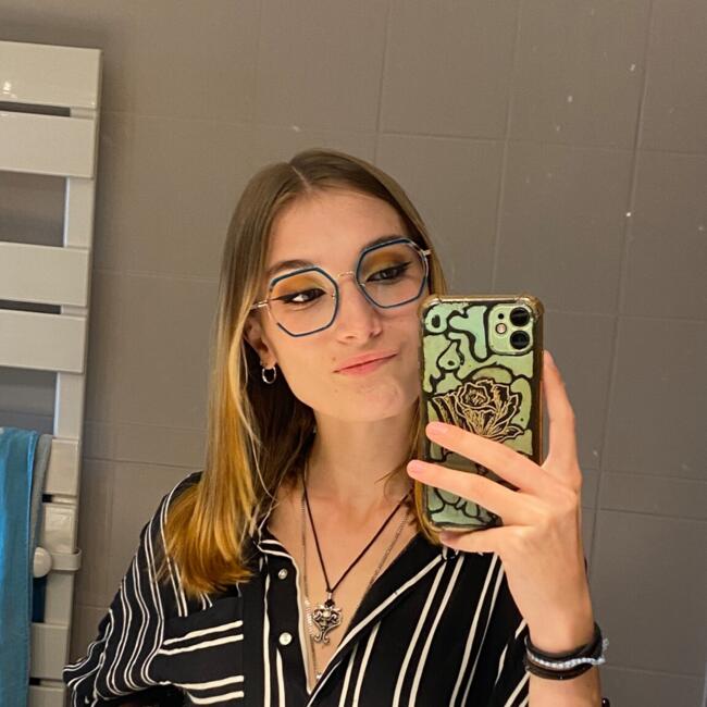 Babysitter in Saint-Paul-de-Varces: Taïna