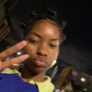Babysitter in Tourcoing: Thayna