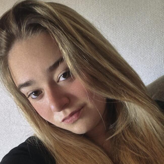 Babysitter in Pérenchies: Josephine