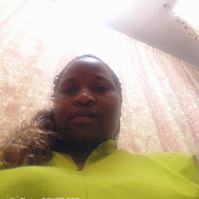 مربية أطفال في أبوظبي: Pee