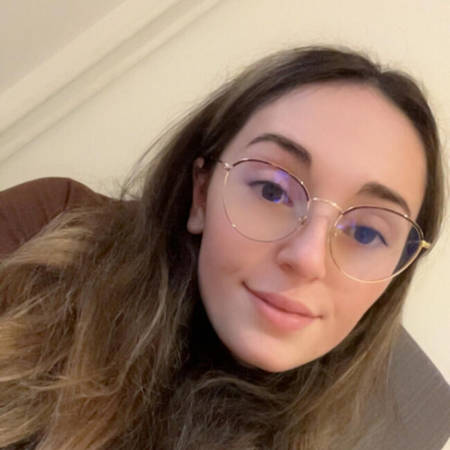 Babysitter in Charmes: Solène