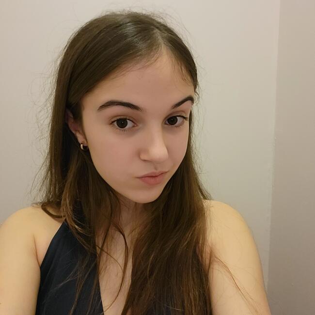 Babysitter in Salles-d'Aude: Chloé