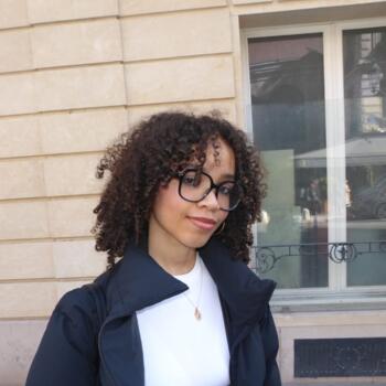 Baby-sitter in Colombes: Zoé