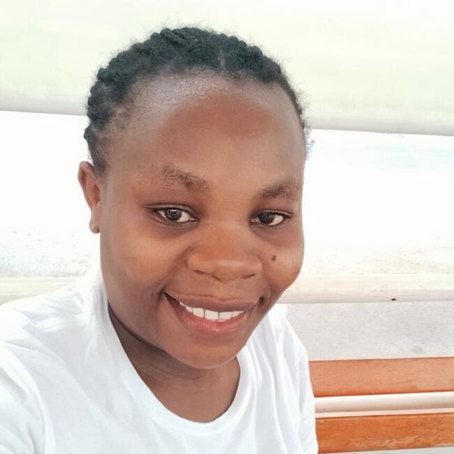 جليسة أطفال في دبي: Agnes