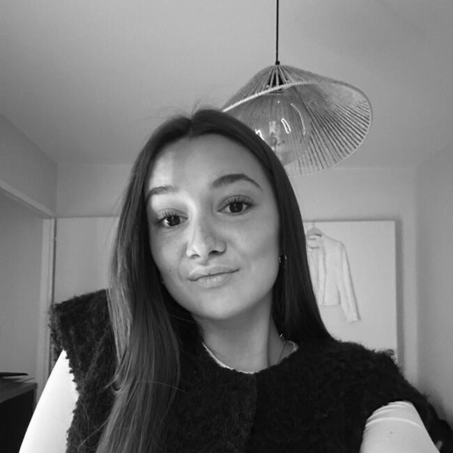 Babysitter in Saint-Sébastien-sur-Loire: Salomé