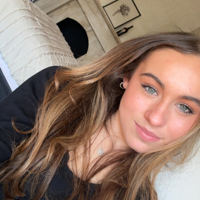 Babysitter in Melbourne: Kat