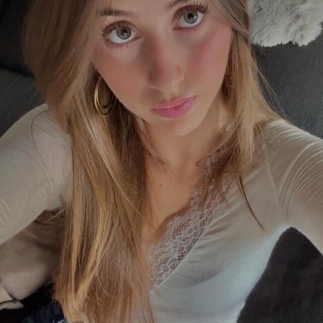 Babysitter in Romainville: Lyana