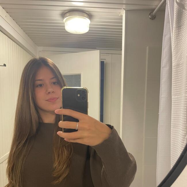 Babysitter in Poitiers: Julianna