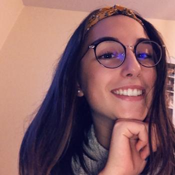 Baby-sitter in Joué-lès-Tours: Adèle