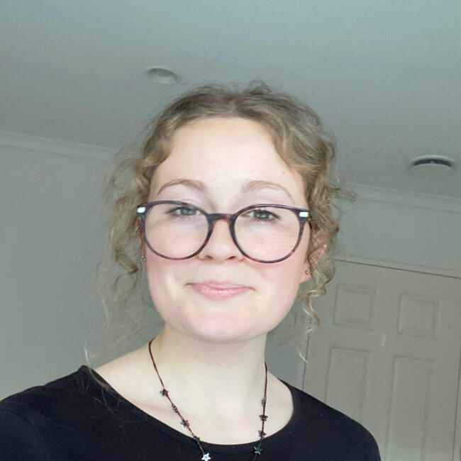 Babysitter in Auckland: Ella