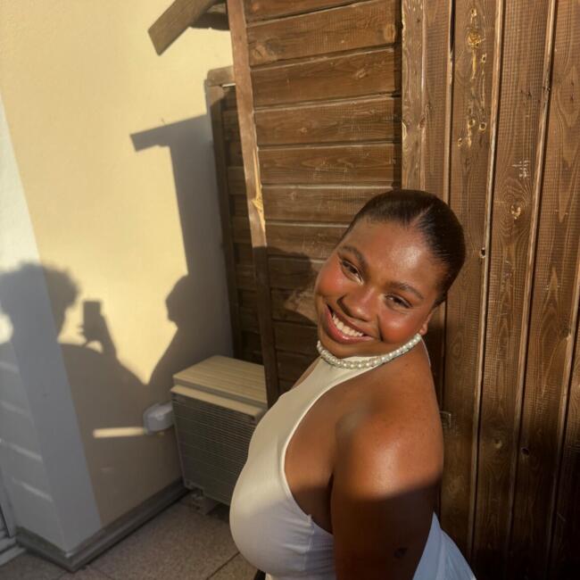 Babysitter in Marseille: Jade